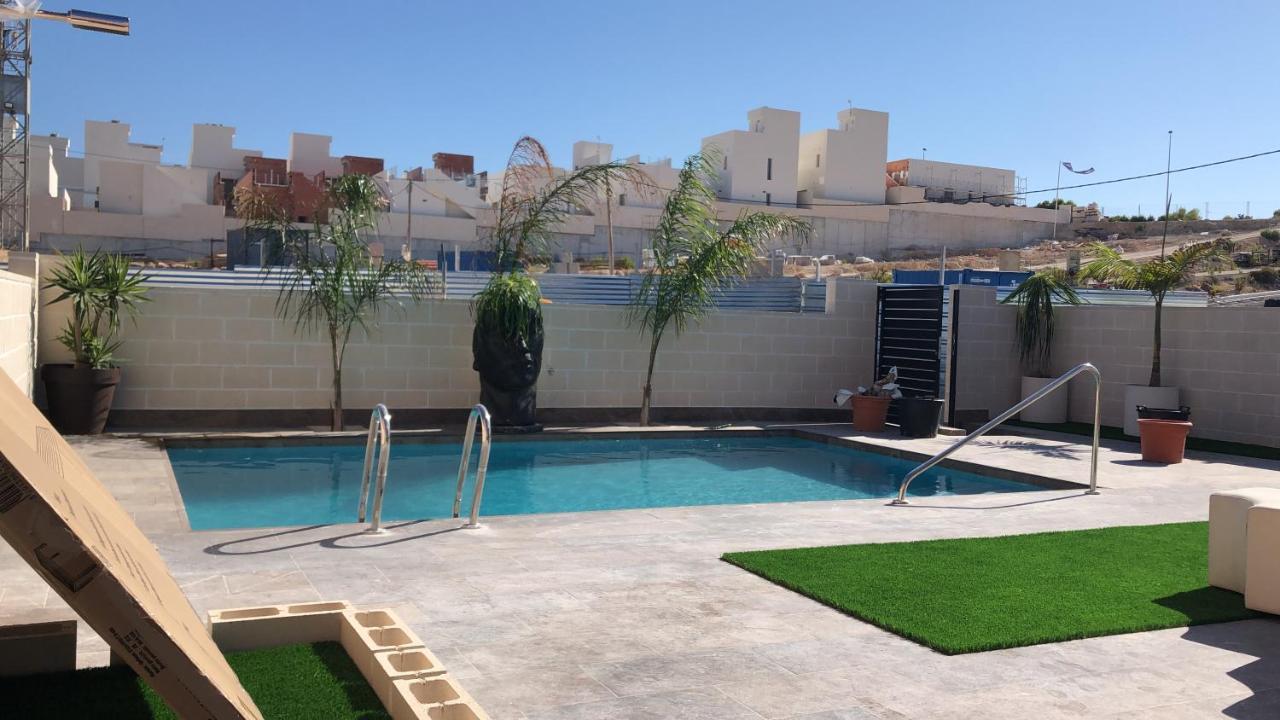 Luxury 4 Bed Private Villa With Option Of Heated Pool In Villamartin Alicante Exterior foto